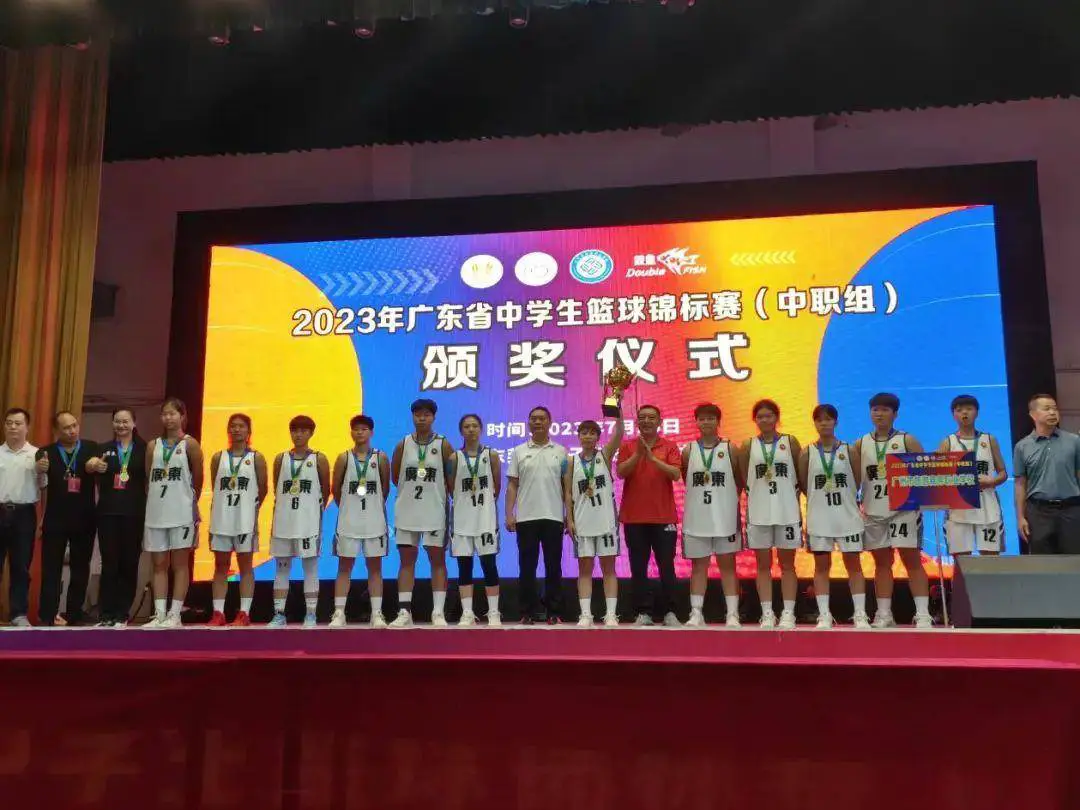 控卫如何通过视频学习提高技术水平_0